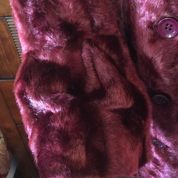 TERRY LEWIS Classic Luxuries. Coat - Picture 6 of 7